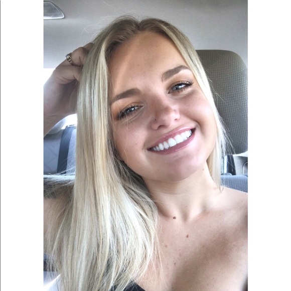 Meet your Posher, Kara - Picture 1 of 1